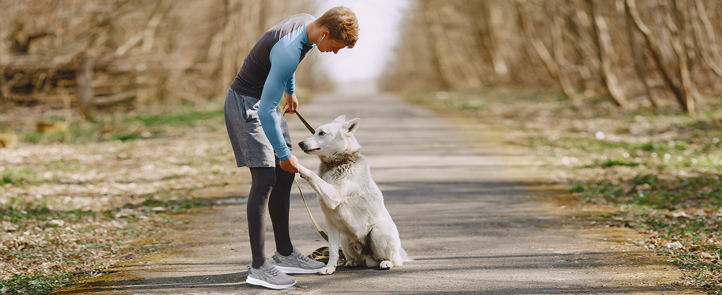 Чоловічі кросівки Oltyutc для бігу та занять спортом, літні, легкі, білі, 42 EU