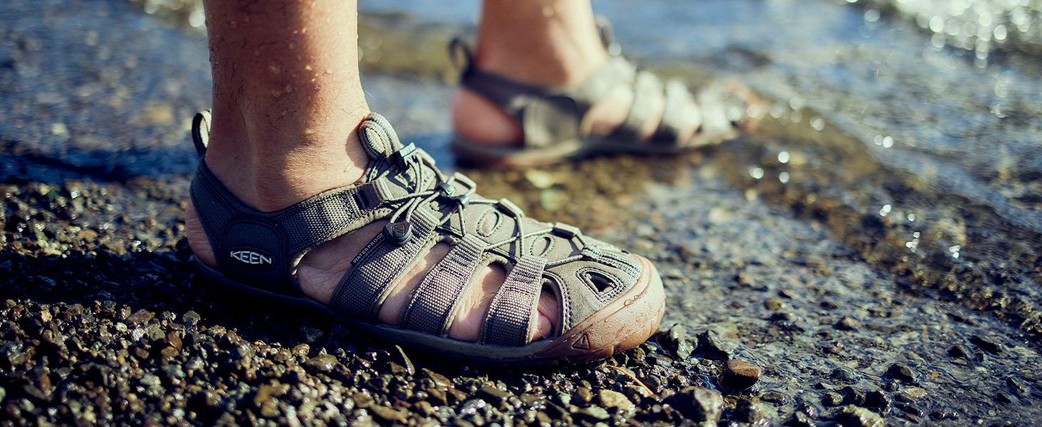 KEEN Clearwater Cnx - чоловічі активоні сандалі, чорний колір, 46 EU