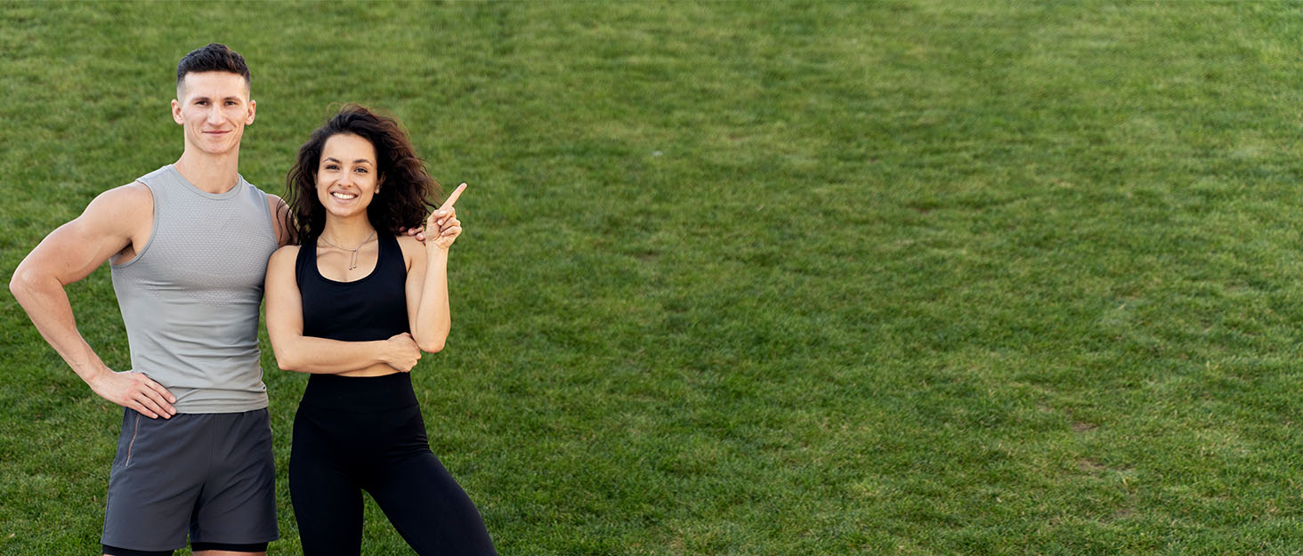 Чоловічі кросівки для бігу та занять спортом. Легкі, дихаючі, чорні, розмір 43 EU. Підходять для бігу, тренувань, фітнесу та повсякденного носіння.