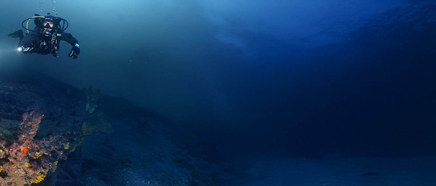 Маска для плавання Mares Ray Adult - подвійне загартоване скло, силіконовий обтюратор, чорно-сіра