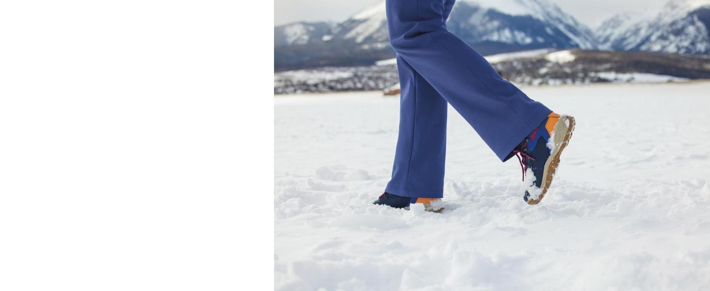 Черевики жіночі Columbia Newton Ridge Plus Omni Heat 38 EU чорного кольору з темно-синьою вставкою