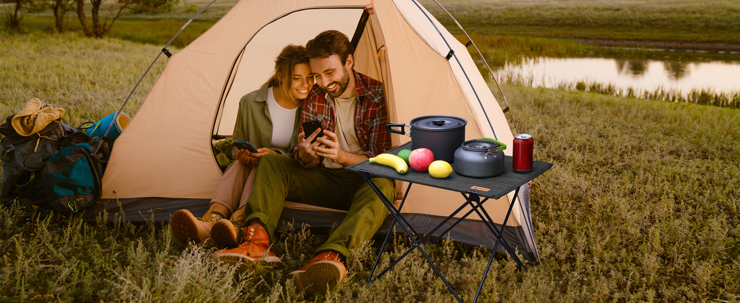 Стіл для кемпінгу VILLEY складний, розкладний, з алюмінію та Оксфордської тканини. Максимальне навантаження 25 кг, з сумкою. Легка установка, ідеально для кемпінгу, відпочинку на природі, риболовлі та вуличної кухні. Чорний.