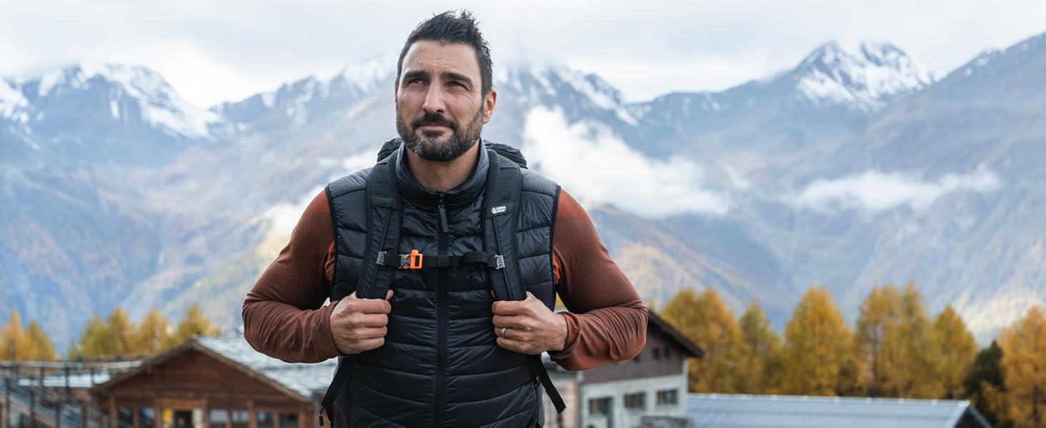 Рюкзак Terra Peak для походів 20 л, чорний, вентильована спинка, тримач для питної системи, дощовик, з поясом на стегнах, для одноденних турів, міський та трекінговий рюкзак
