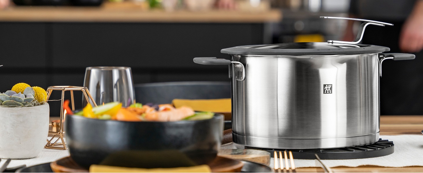 Фляга для води ZWILLING Tritan, 680 мл, темно-зелена, без BPA, для фітнесу, офісу та відпочинку