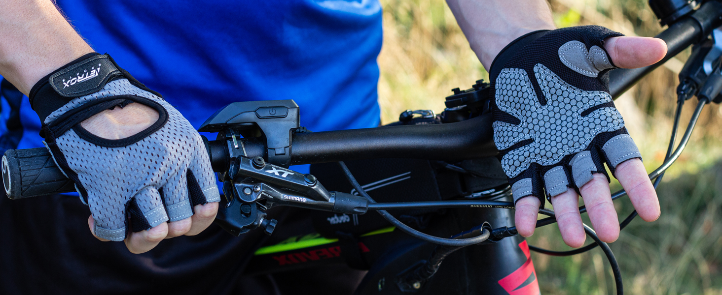 Спортивні рукавички NetroxSports з додатковим зчепленням - для тренувань, велосипеда, фітнесу, залу - чорні, XL (чоловічі та жіночі)