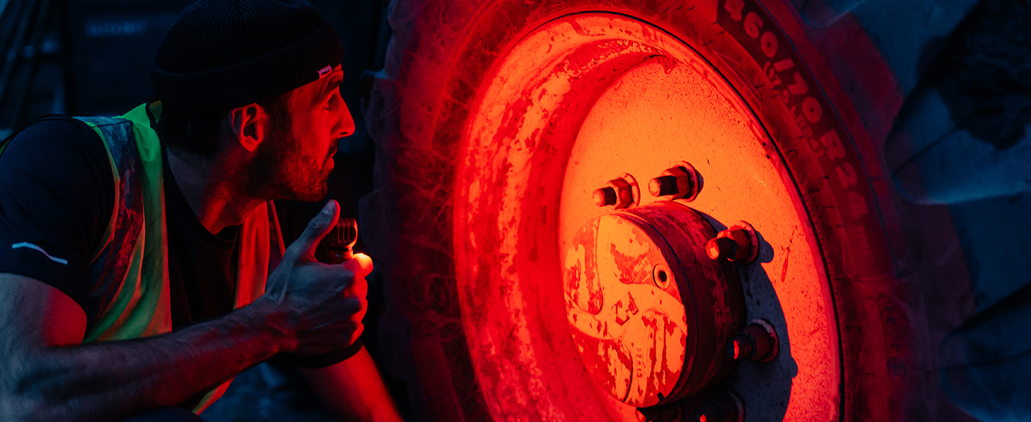 OLIGHT Perun 3 - LED налобний ліхтар, 3000 люмен, 7 режимів, сенсор, червоне світло, водонепроникний IP68, для кемпінгу, риболовлі, полювання (зелений)