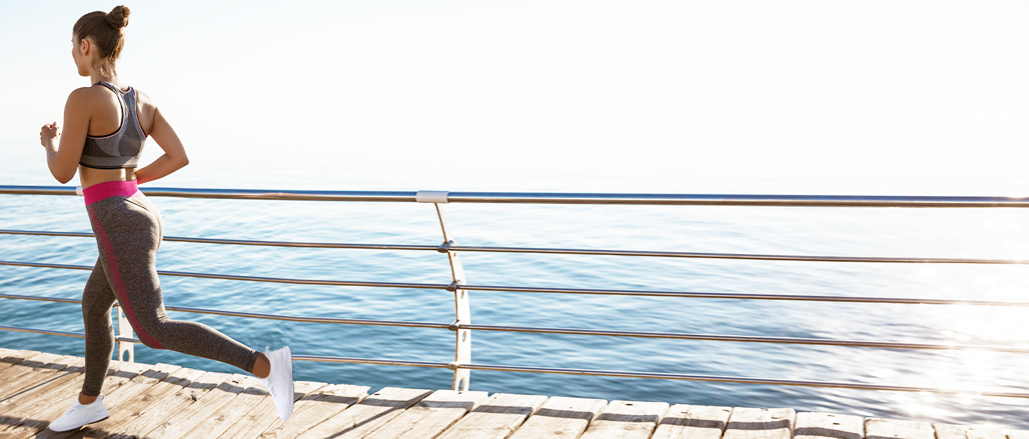 Жіночі кросівки: спортивні, для бігу, фітнесу, тенісу, туризму та відпочинку. Білі, розмір 38 EU