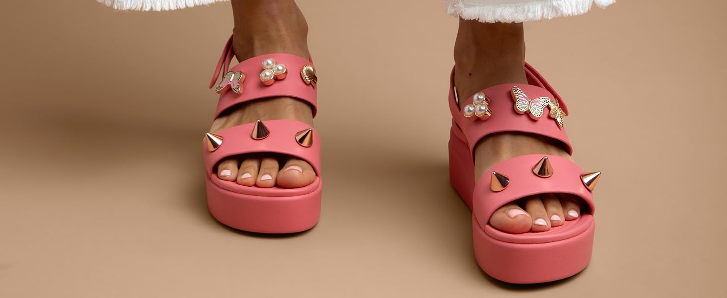 Жіночі сандалії Crocs Brooklyn Low Wedge, 41/42 EU, Latte Mushroom