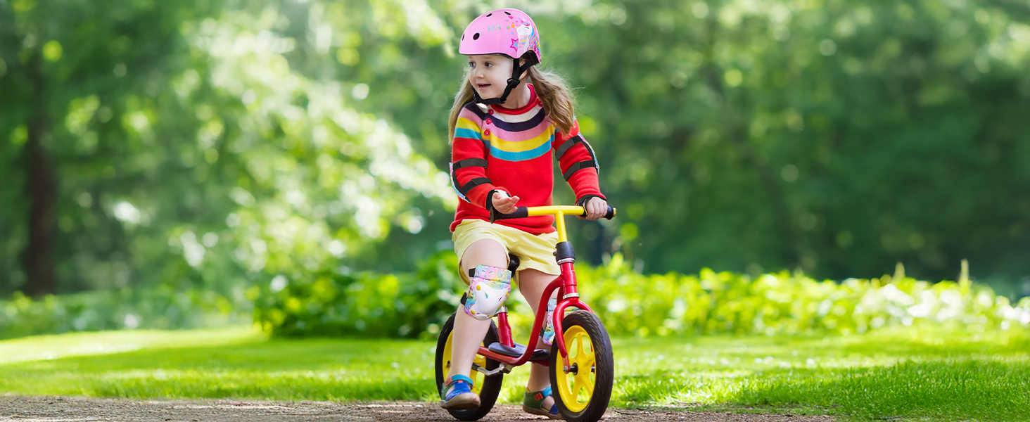 Дитячий шолом Unicorn Castle 7-в-1 з наколінниками, налокітниками та захистом зап'ястків для скейтборду, роликів, велосипеда (3-8 років), фіолетовий