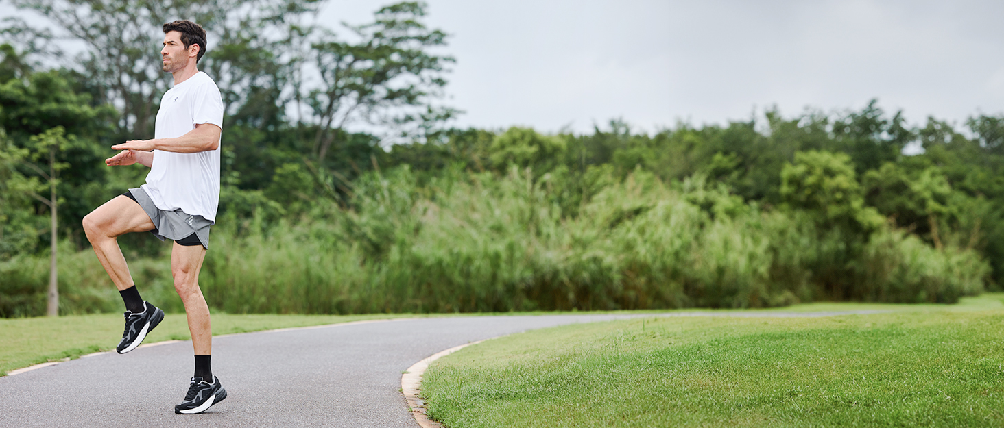 Чоловічі кросівки для бігу FitVille з широкою колодкою, чорно-сірі. Зручні, дихаючі, з неслизькою підошвою. Ідеальні для ходьби, фітнесу та джогінгу. Розмір 42.5 EU.