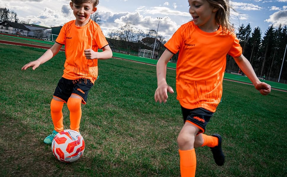 М'яч для футболу UHLSPORT Kinder 290 Ultra Lite Addglue - легкий та м'який, для дітей до 10 років
