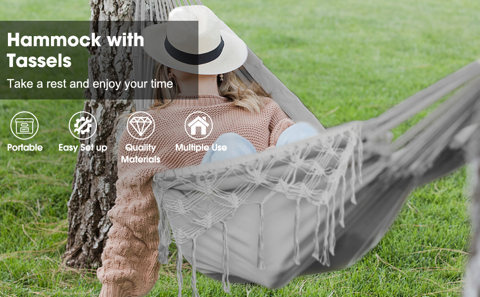 Гамак для відпочинку на відкритому повітрі: кемпінг, балкон, сад. З дерев'яною перекладиною, ременями та сумкою. Сірий з бахромою