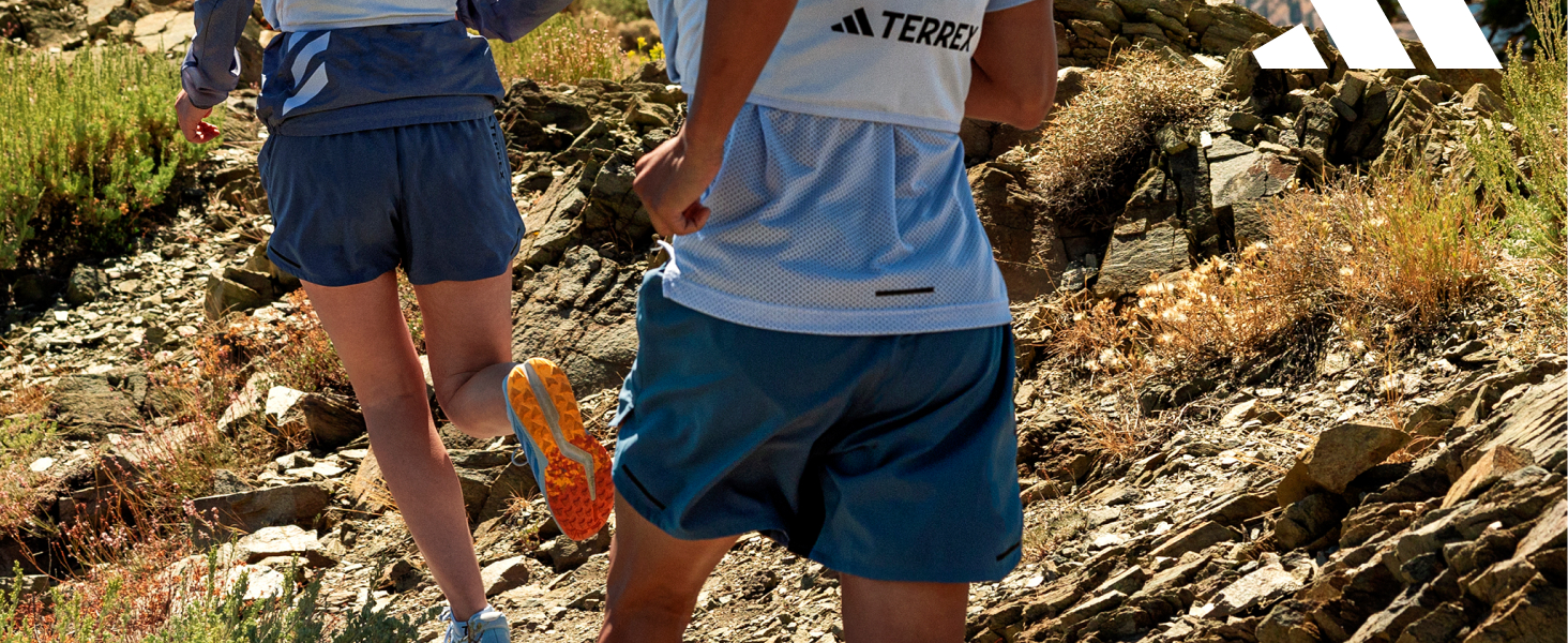 Жіночі кросівки для трейлраннінгу adidas Tracerocker 2.0, 39 1/3 EU, Aurora Plum/Glory Grey/Semi Impact Orange