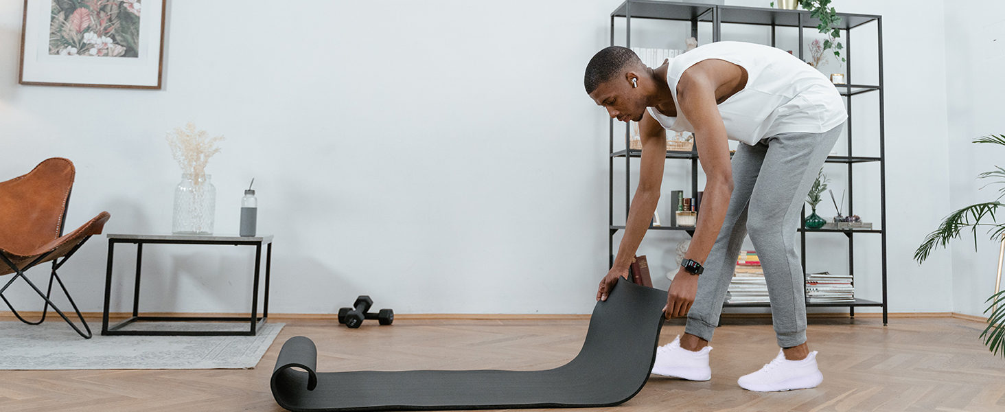 Чоловічі кросівки для бігу та занять спортом. Легкі, дихаючі, чорного кольору, 45 EU