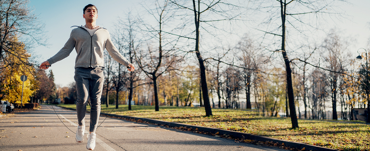 Стрибкове канат Springseil Speed Rope для фітнесу, боксу та MMA. Регульоване канат 300см з алюмінієвою ручкою та системою подвійного підшипника. Включає постер з тренуваннями. Чорний колір.