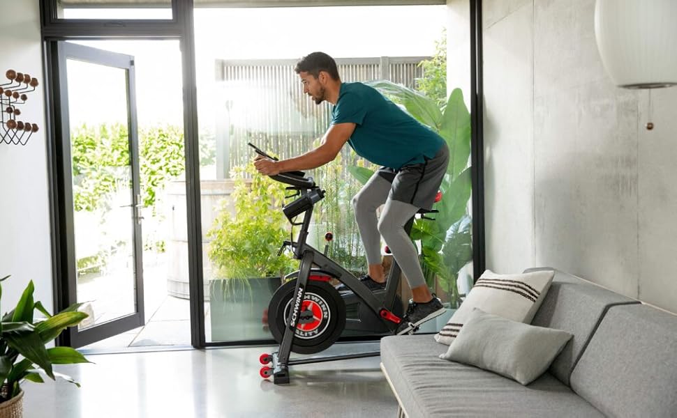 Велотренажер Schwinn 800IC Speedbike з Bluetooth, магнітний опір, цифрова панель, сумісність з Zwift, до 150 кг