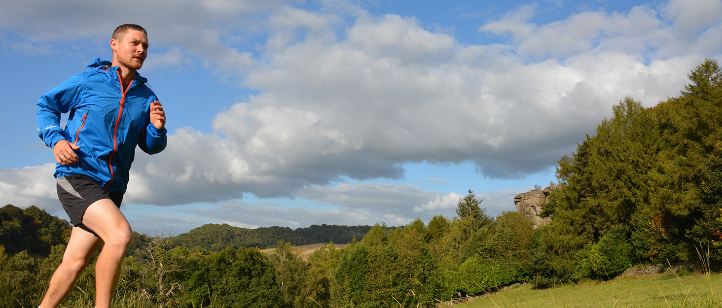 Чоловічі кросівки для бігу та занять спортом Damyuan. Легкі, дихаючі, чорного кольору, 43 EU. Підходять для бігу, тренувань, прогулянок та повсякденного носіння.