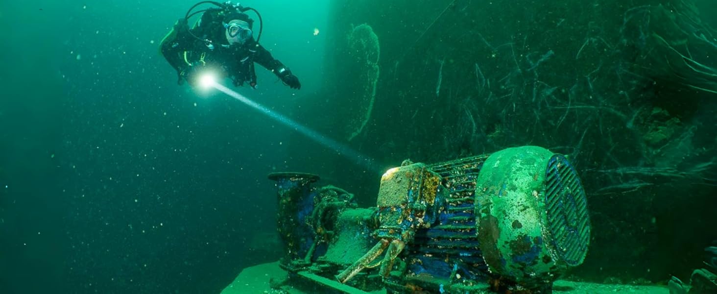 Ліхтар підводний ORCATORCH ZD710MK2 LED з регулюванням фокусу, 1500 люмен, 4 режими, 2-в-1 (прожектор та світло, що розливається), IP68, водонепроникність до 150м, акумулятор для дайвінгу, кемпінгу