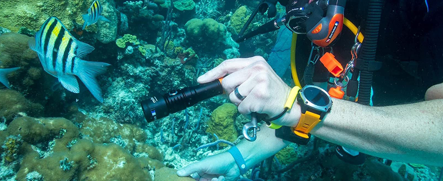 Ліхтар підводний ORCATORCH D710, 3000 люмен, IP68, 150м, з індикатором заряду