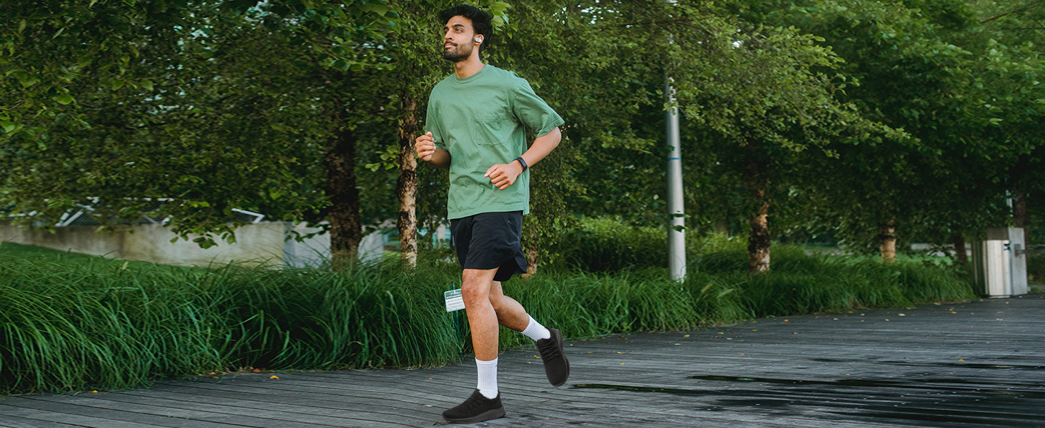 Чоловічі кросівки для бігу QIJGS: стильні та зручні для занять спортом та повсякденного носіння. Розмір 44 EU, колір чорний