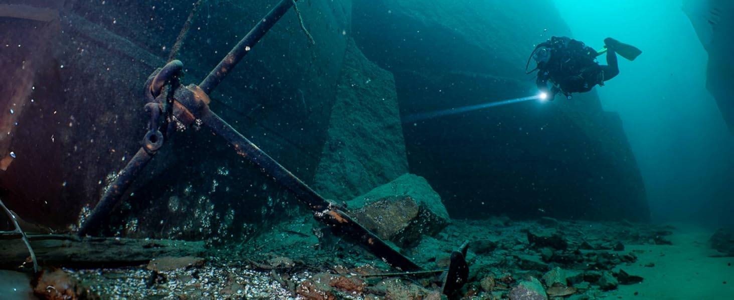 Ліхтар підводний ORCATORCH ZD710MK2 LED з регулюванням фокусу, 1500 люмен, 4 режими, 2-в-1 (прожектор та світло, що розливається), IP68, водонепроникність до 150м, акумулятор для дайвінгу, кемпінгу