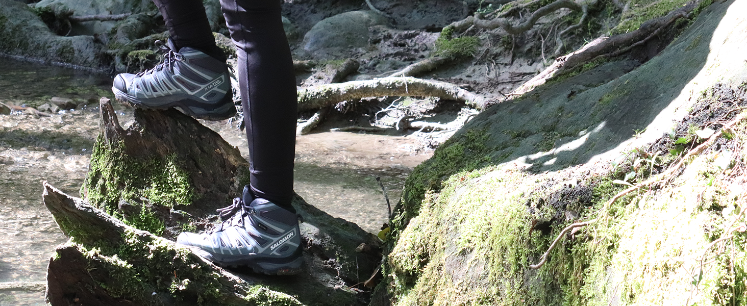 Жіноче трекінгове взуття Salomon X Ultra Pioneer Mid Gore-Tex, 39 1/3 EU, Ebony/Stormy Weather/Wine Tasting