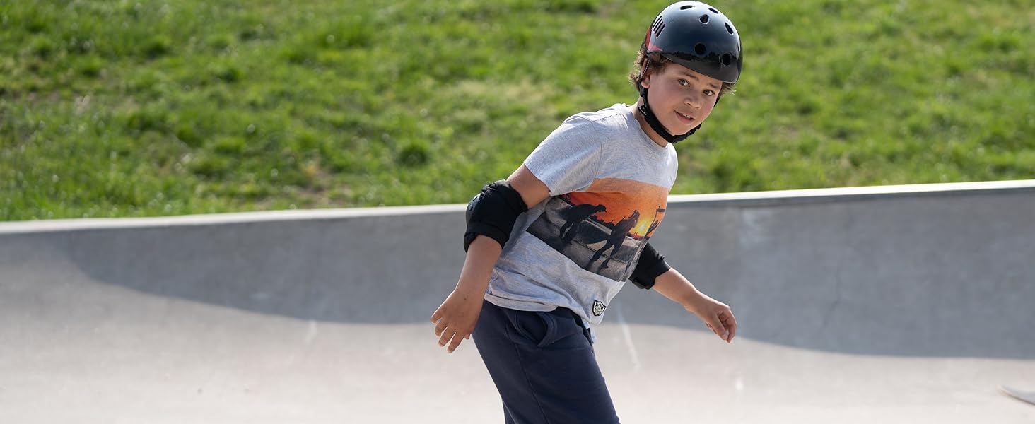 Шолом велосипедний SKATEWIZ дитячий/молодіжний, 8 дизайнів, M, чорно-синій