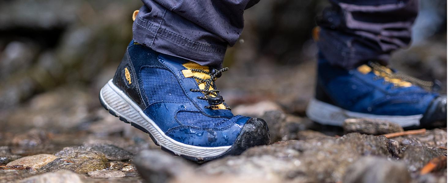 KEEN Skua Mid Waterproof - водонепроникні трекінгові черевики для дітей (37 EU) - чорний/сливовий