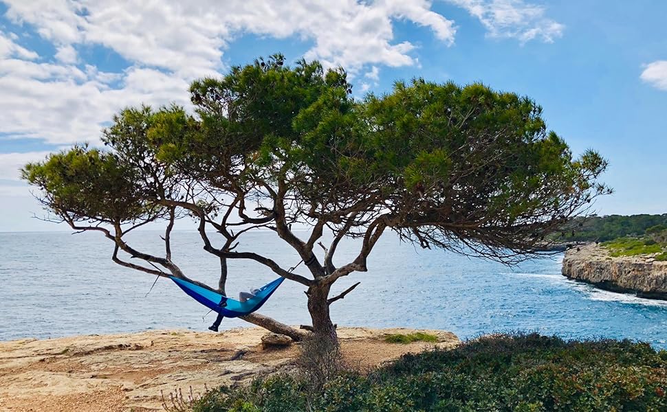 Гамак Ultraleicht з карабіном та стропами (до 300 кг, 275 x 140 см) – ідеальний для кемпінгу, відпочинку на природі, трекінгу та подорожей (Блакитний)