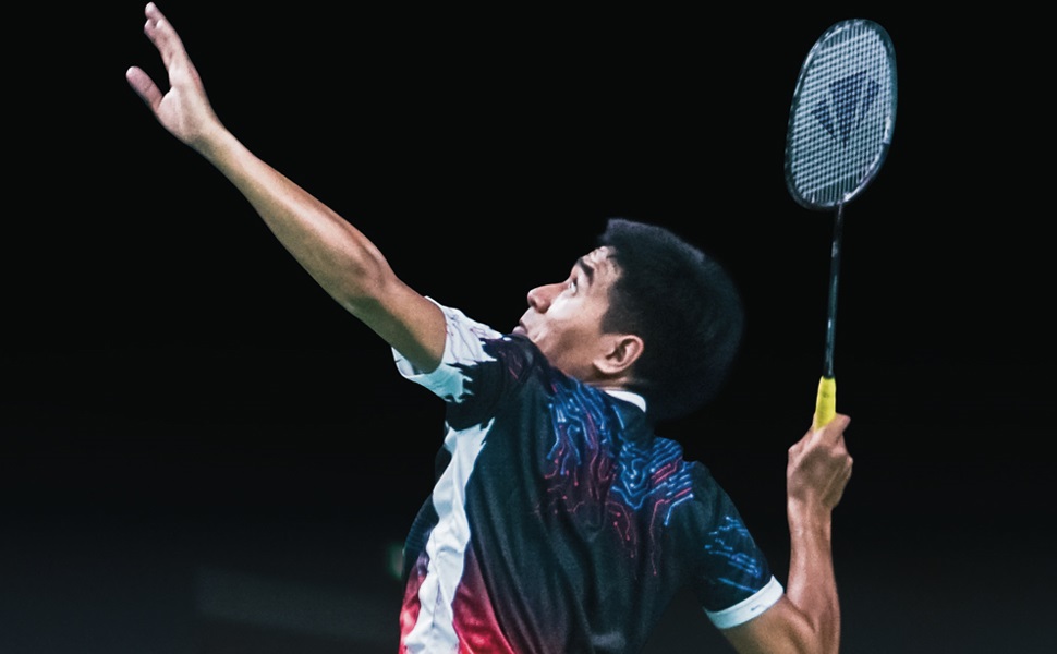 Набір для бадмінтону Carlton Tournament, 4 гравці (4 ракетки, 3 м'ячі, 1 сумка, сітка та стійки), чорний/червоний, чорний/синій