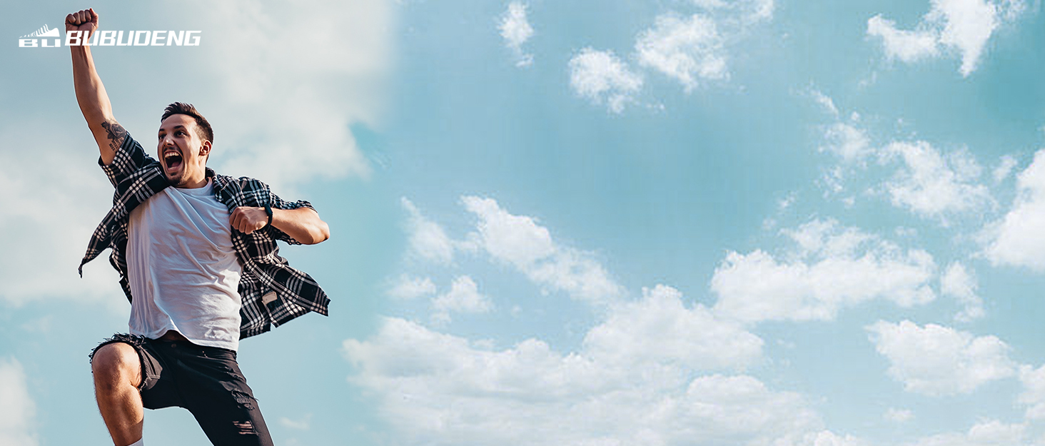 Чоловічі кросівки для бігу та занять спортом. Легкі, дихаючі, чорного кольору, 45 EU