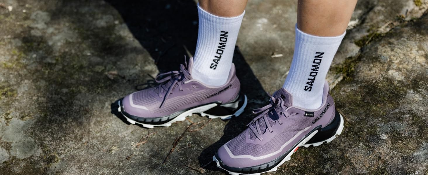 Жіночі трейлові кросівки Salomon Alphacross 5 Gore-Tex, чорно-білі, 38 2/3 EU, надійне зчеплення, водонепроникність