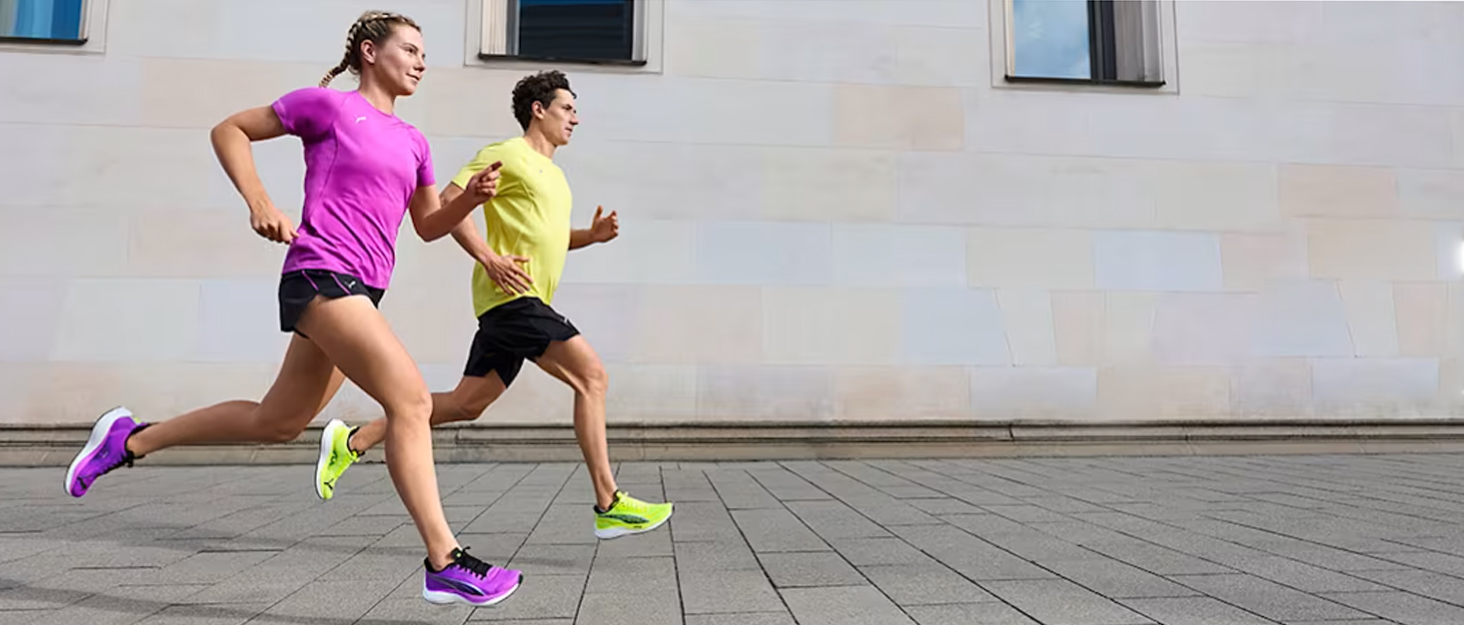 Кросівки Puma Axelion Refresh для чоловіків, 44.5, чорний, темно-сірий, червоний