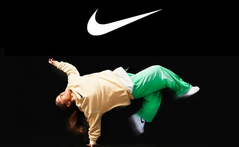 Кросівки для хлопчиків Nike Jr. Phantom GX 2 Club, 34 EU, Crimson Tint Black Pink Blast