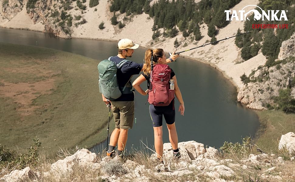 Рюкзак для туризму Tatonka Hike Pack 27 л, з вентиляцією спини та дощовиком, зелений