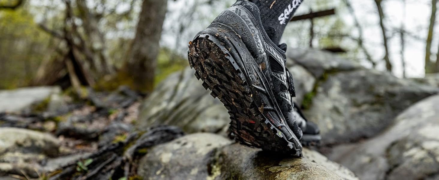 Жіночі трейлраннінг та похідні черевики Salomon Wander Gore-Tex, чорно-сливовий, розмір 38 2/3 EU