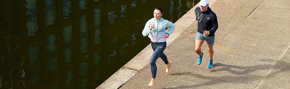 Чоловічі бігові кросівки New Balance 45 розміру, чорного кольору