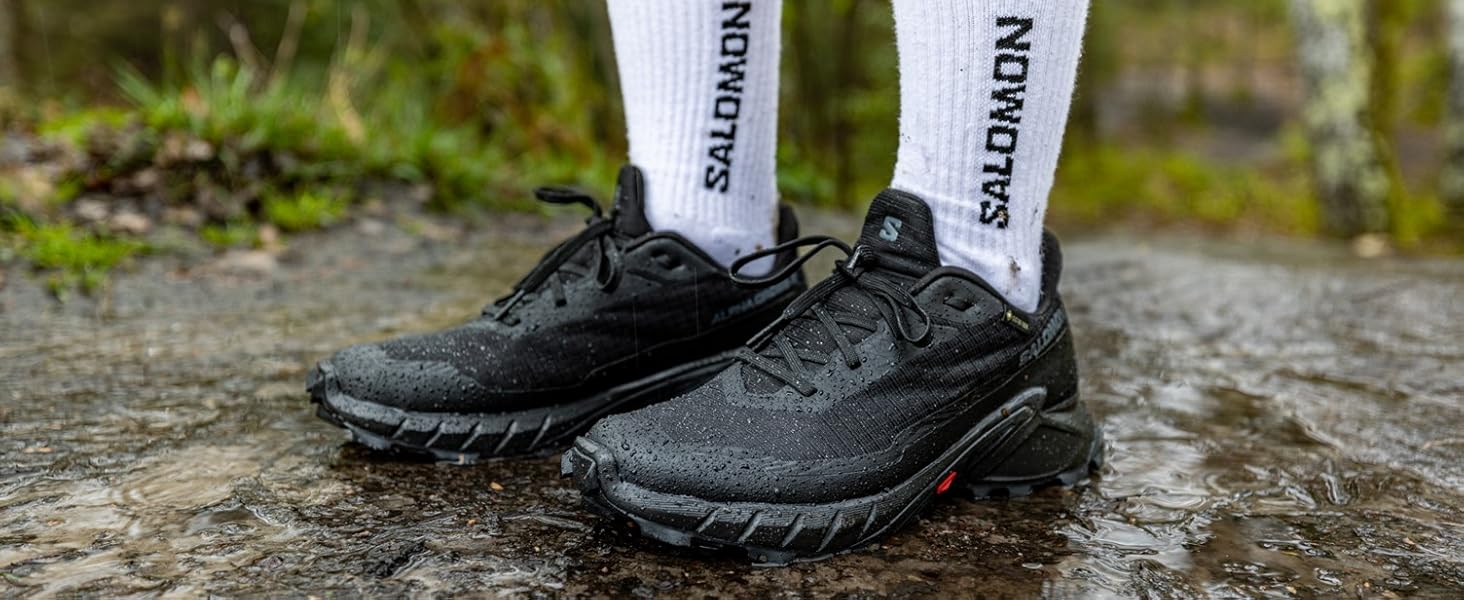 Жіночі трейлові кросівки Salomon Alphacross 5 Gore-Tex, чорно-білі, 38 2/3 EU, надійне зчеплення, водонепроникність