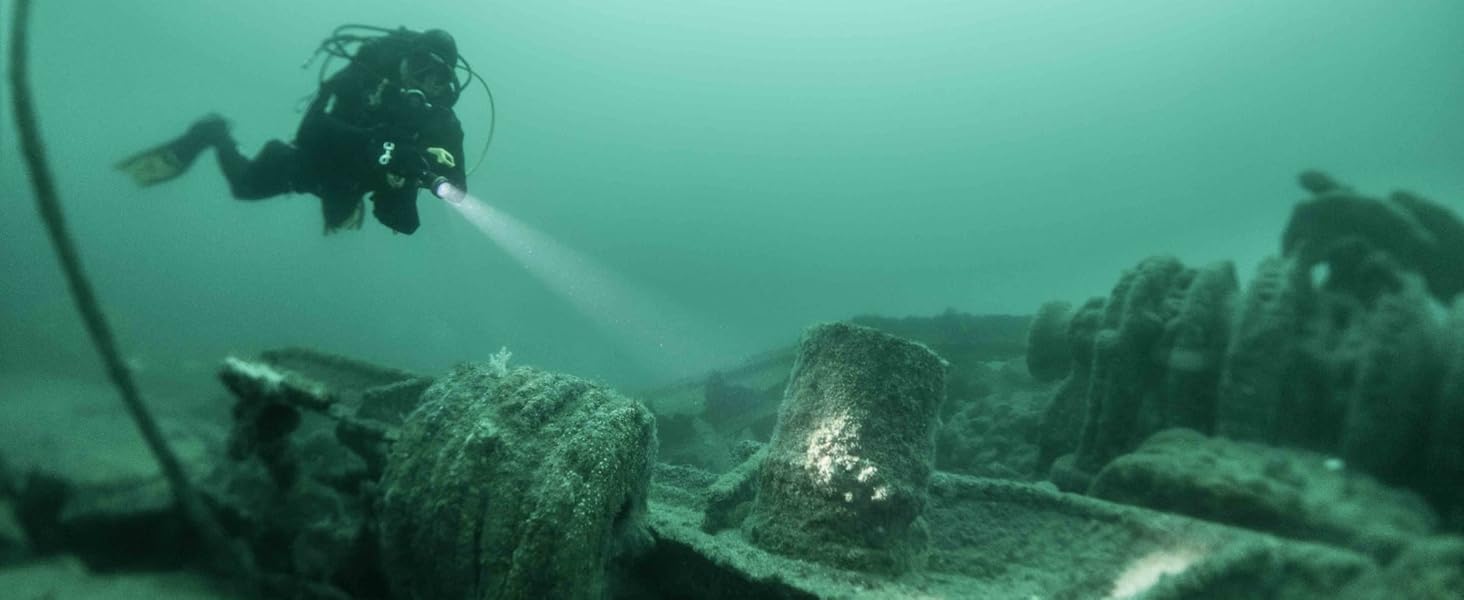 Ліхтар підводний ORCATORCH ZD710MK2 LED з регулюванням фокусу, 1500 люмен, 4 режими, 2-в-1 (прожектор та світло, що розливається), IP68, водонепроникність до 150м, акумулятор для дайвінгу, кемпінгу