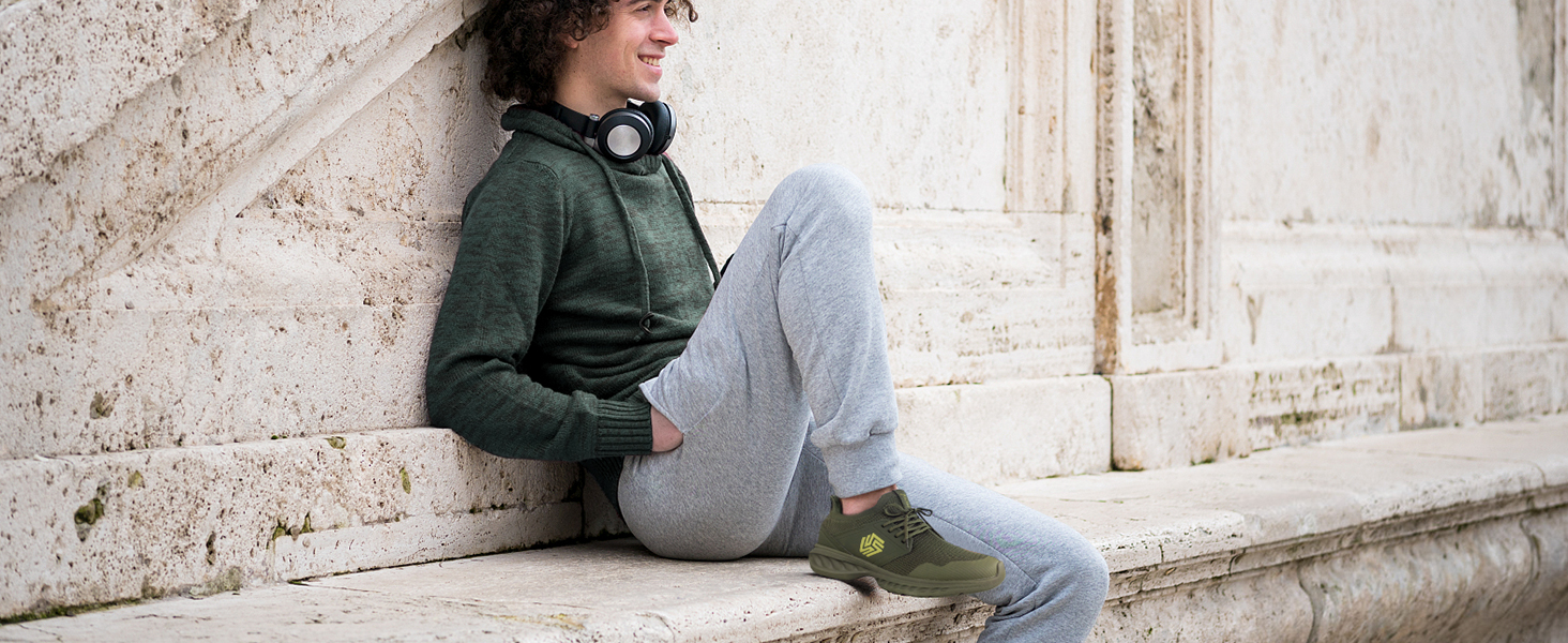 Чоловічі кросівки для бігу та занять спортом: біг, теніс, фітнес, повсякденне носіння. Розмір 40 EU, чорний колір. Легкі, дихаючі, для активного відпочинку та занять спортом.