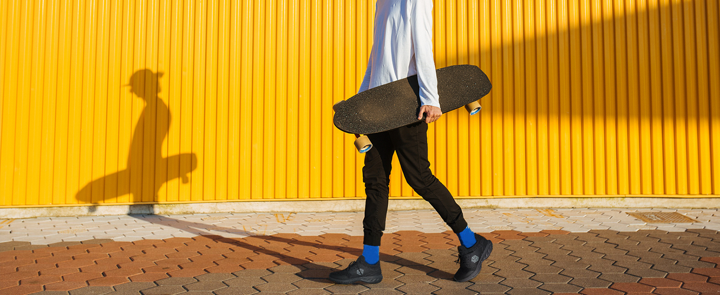 Чоловічі кросівки для бігу та занять спортом: біг, теніс, фітнес, повсякденне носіння. Розмір 40 EU, чорний колір. Легкі, дихаючі, для активного відпочинку та занять спортом.