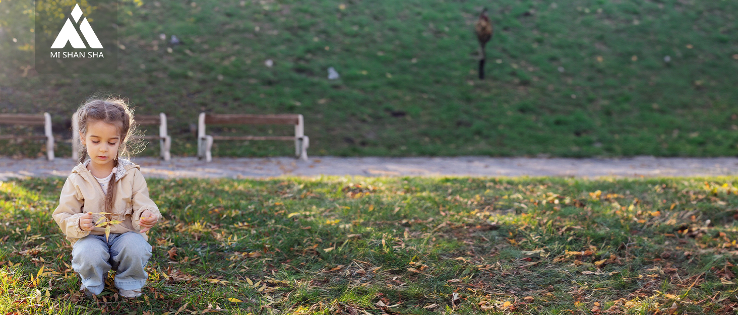 Дитячі трекінгові кросівки Mishansha для активного відпочинку, спорту та прогулянок. Зелені кросівки для дівчаток, розмір 29 EU, фіолетовий колір. Легкі та зручні кросівки для туризму та повсякденного носіння.