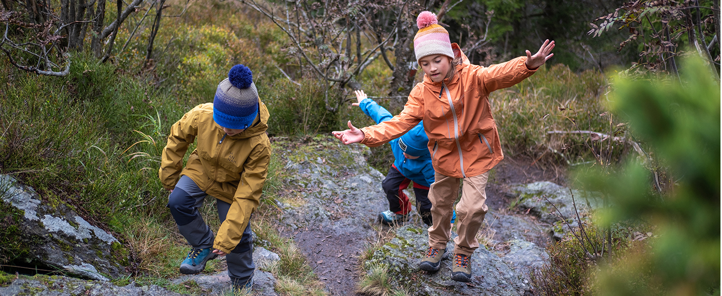 KEEN Targhee 4 Low - Водонепроникні трекінгові черевики для жінок та чоловіків, чорний/сірий, 35 EU