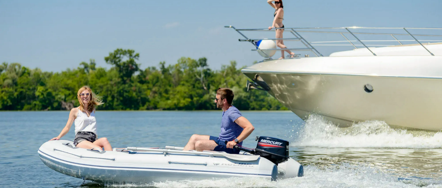 Надувне човен CO-Z для 2-4 осіб (230x130x33 см / 300x150x42 см) з веслами та насосом. Сірий, для риболовлі, з алюмінієвим дном та сидінням.