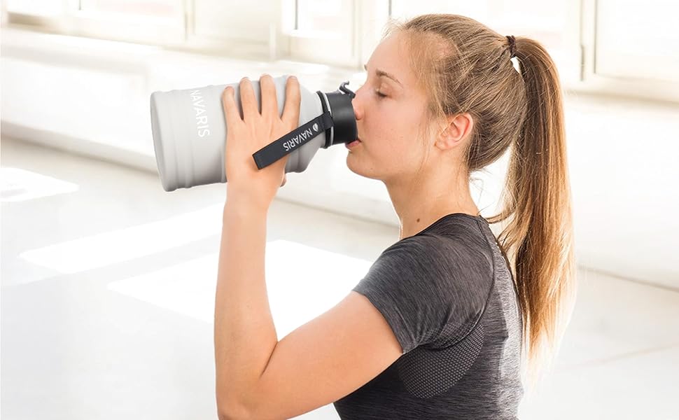 Фляга для фітнесу Navaris 2,2 л: спортивна пляшка з нержавіючої сталі, без BPA, сірий світлий колір