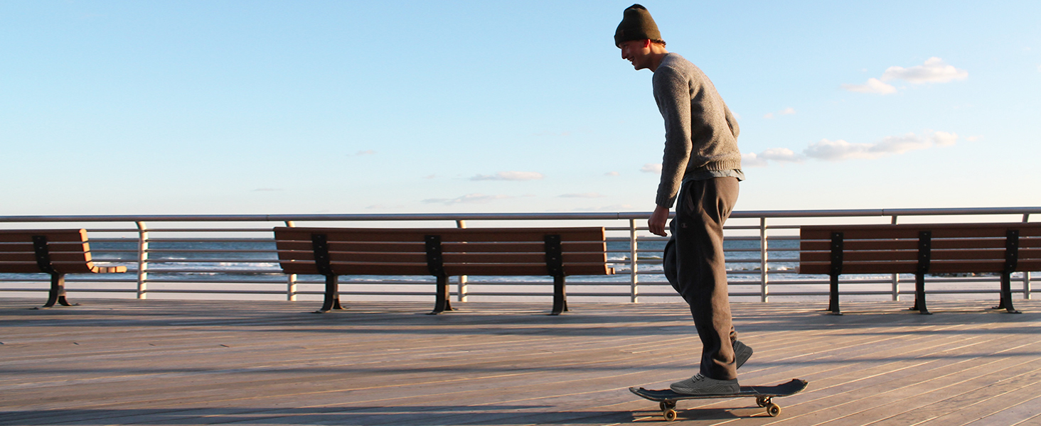 Чоловічі кросівки для бігу та занять спортом. Легкі, дихаючі, чорного кольору, 45 EU