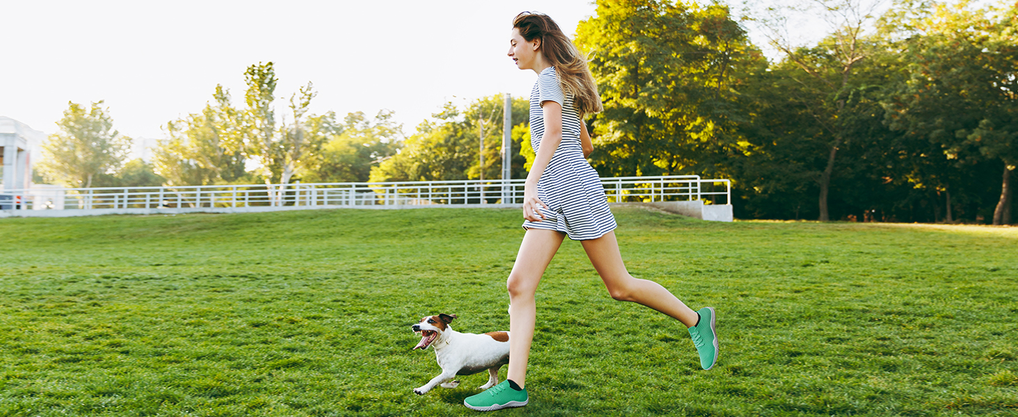 Жіночі спортивні кросівки Barfuss для бігу та занять спорту. Легкі, зручні, з підошвою, що не ковзає. Розмір 40 EU, чорний колір.