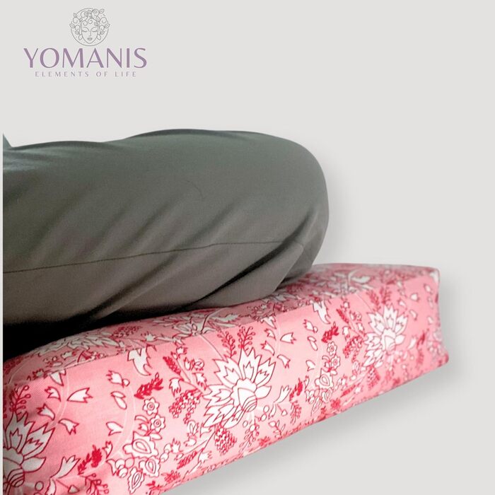 Подушка YOMANIS Balisa Travel Bolster Cushion 40x18x10см для йоги та медитації, наповнена бавовною, тверда та стабільна, сертифікована Social&Fair Natural & Organic Cotton Oeko-Tex. Ідеально підходить для йоги в дорозі Blossom Pink