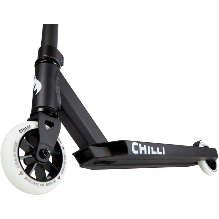 Трюковий самокат Chilli Pro Scooter H82 см Трюкова педаль Скутер чорний/білий наклейка Fantic26 Griptape