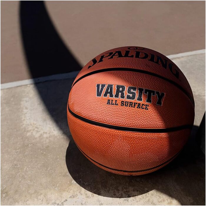 Баскетбольний м’яч Spalding Varsity для вулиці